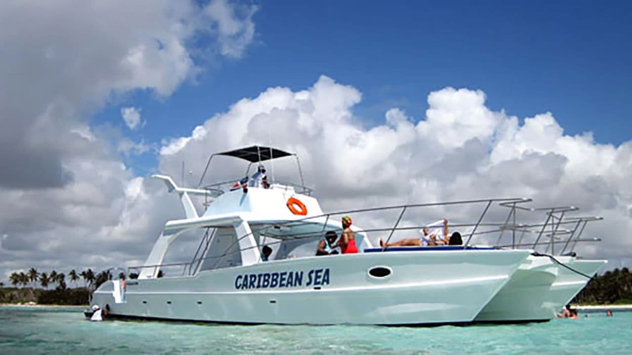 Party Boat Booze Cruise with Snorkling — Guided tour and outdoor activity