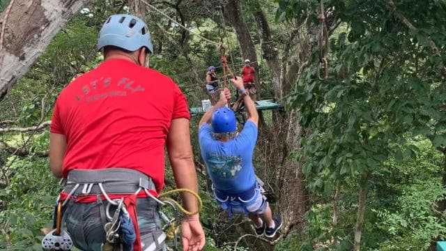 Tamarindo: Ziplining in the Costarican jungle — Guided tour and outdoor activity