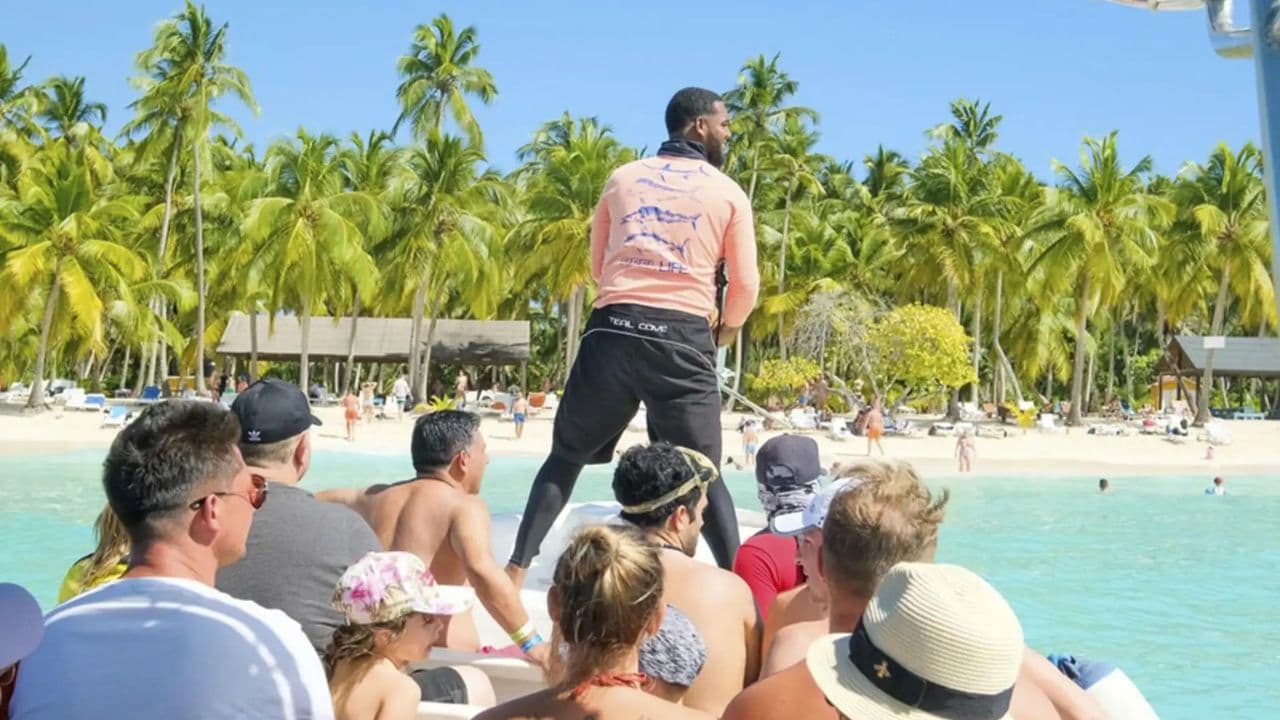 Explora la Experiencia: Tours de Punta Cana a Isla Saona — Guided tour and outdoor activity