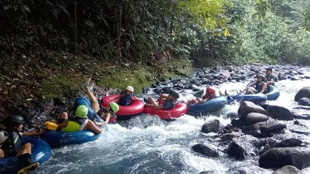 Tubing Safari Rio Celeste â Guided tour and outdoor activity