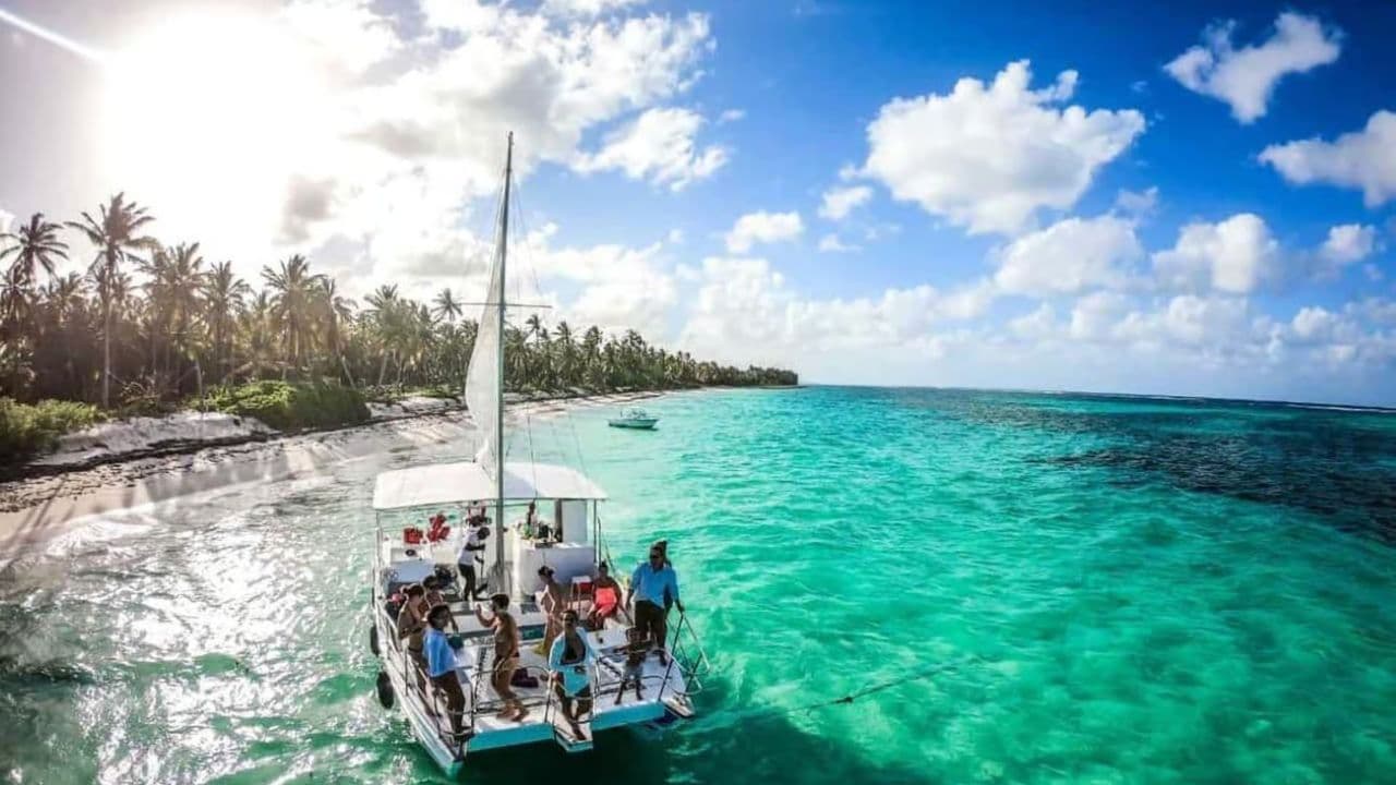 Punta Cana: Sunset Party Boat with Snorkeling — Guided tour and outdoor activity