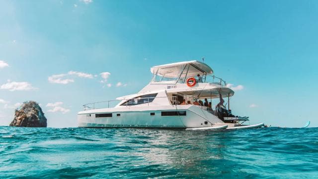 Best Sunset Tour Yacht Charter Flamingo/Tamarindo area — Guided tour and outdoor activity