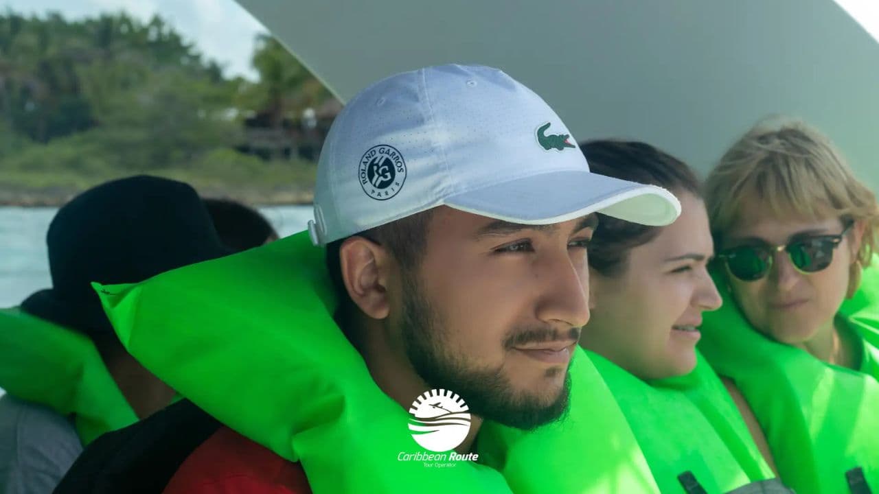 Saona Island Delights Tour from Punta Cana / Bavaro — Guided tour and outdoor activity