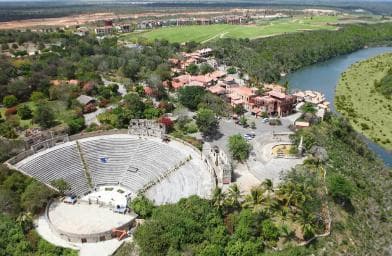 Altos de Chavón and Shopping in La Romana Day Tour — Guided tour and outdoor activity