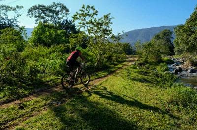 Jarabacoa: Mountain Bike Adventure — Guided tour and outdoor activity