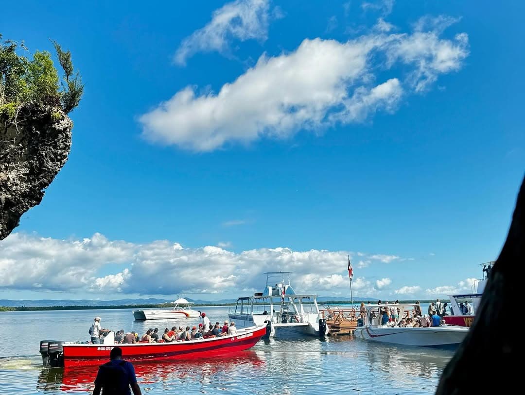 Los Haitises 4 Caves expedition & Rain Forest walk — Guided tour and outdoor activity