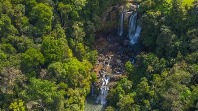 Nauyaca Waterfalls: Full-Day Waterfalls Tours — Guided tour and outdoor activity