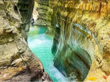 Puerto Plata: Damajagua Waterfalls Canyoning & Cocktail — Guided tour and outdoor activity