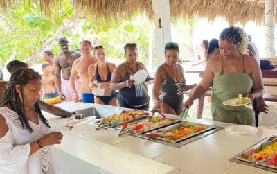 From Punta Cana or Bayahibe: Catalina Island with Snorkeling — Guided tour and outdoor activity