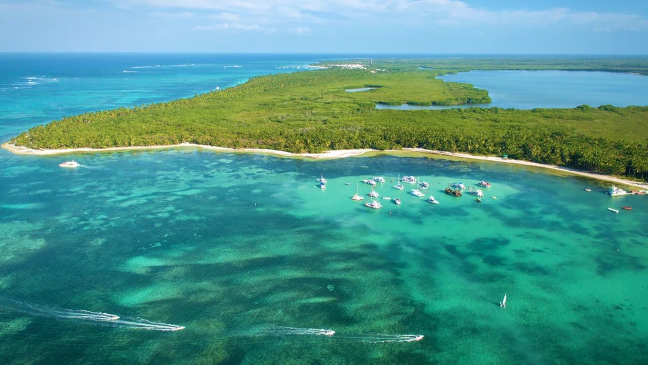 Punta Cana: Catamaran Tour with Taiguey Emotion Show — Guided tour and outdoor activity