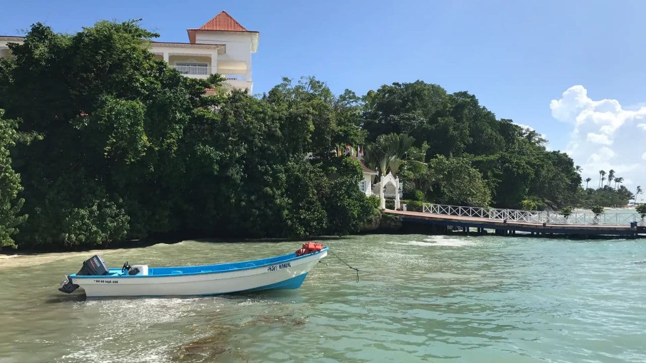 Juan Dolio: Samana, El Limon Waterfall and Cayo Levantado — Guided tour and outdoor activity