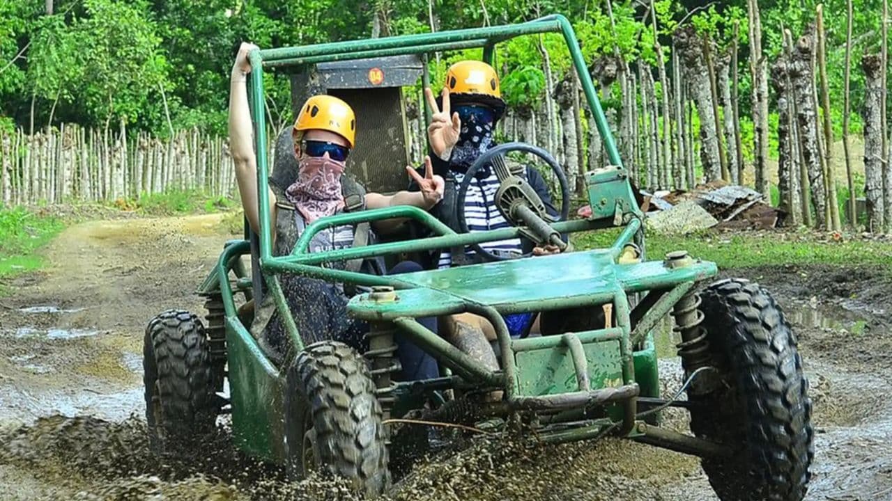 Punta Cana: Tour in buggy half-day and beach cenote — Guided tour and outdoor activity