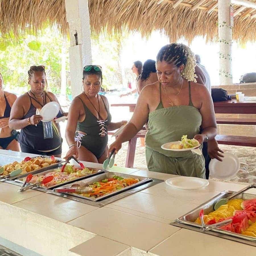Punta Cana: Catalina Island Snorkeling Trip with Lunch — Guided tour and outdoor activity