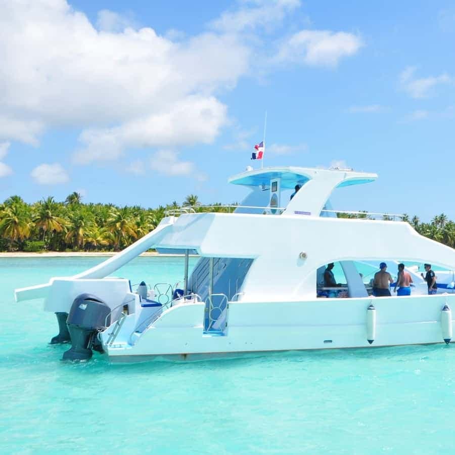 Samana: City Tour with Whale Watching & Cayo Levantado Stop — Guided tour and outdoor activity
