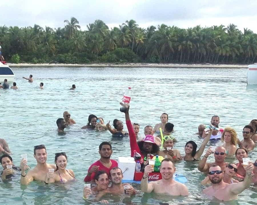 Party Boat in Punta Cana/Free Drinks and transportation inc — Guided tour and outdoor activity