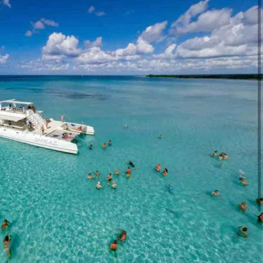 From Punta Cana: Saona Island Boat Trip with Buffet — Guided tour and outdoor activity