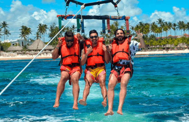 Punta Cana: Parasaling Adventure on the beach — Guided tour and outdoor activity