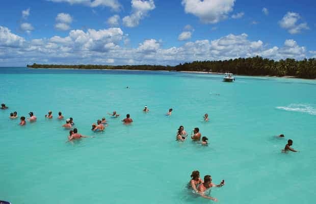 Day trip to Saona Island from Punta Cana with lunch and more — Guided tour and outdoor activity