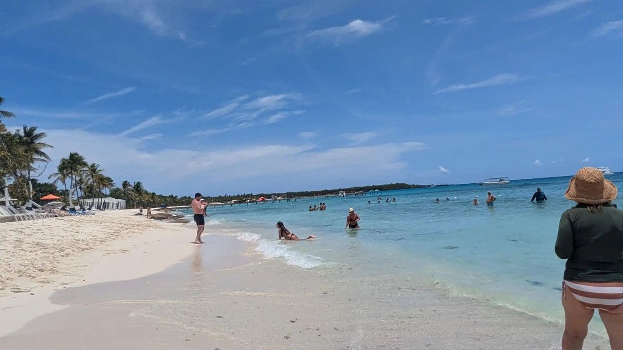 Full-Day at Catalina Island from Santo Domingo — Guided tour and outdoor activity