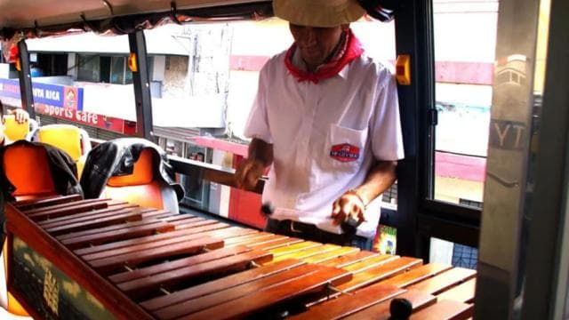 San José: Guided City Bus Tour With Lunch & Welcome Drink — Guided tour and outdoor activity