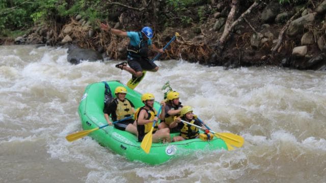 Rio Balsa: White Water Rafting Adventure — Guided tour and outdoor activity