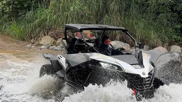 Uvita: Nauyaca Waterfalls Private 4-Seater SxS Tour & Lunch — Guided tour and outdoor activity