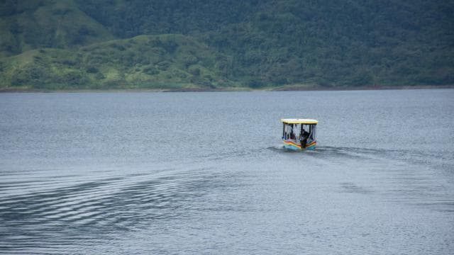 Arenal National Park Adventure with Hiking & Boat Ride — Guided tour and outdoor activity