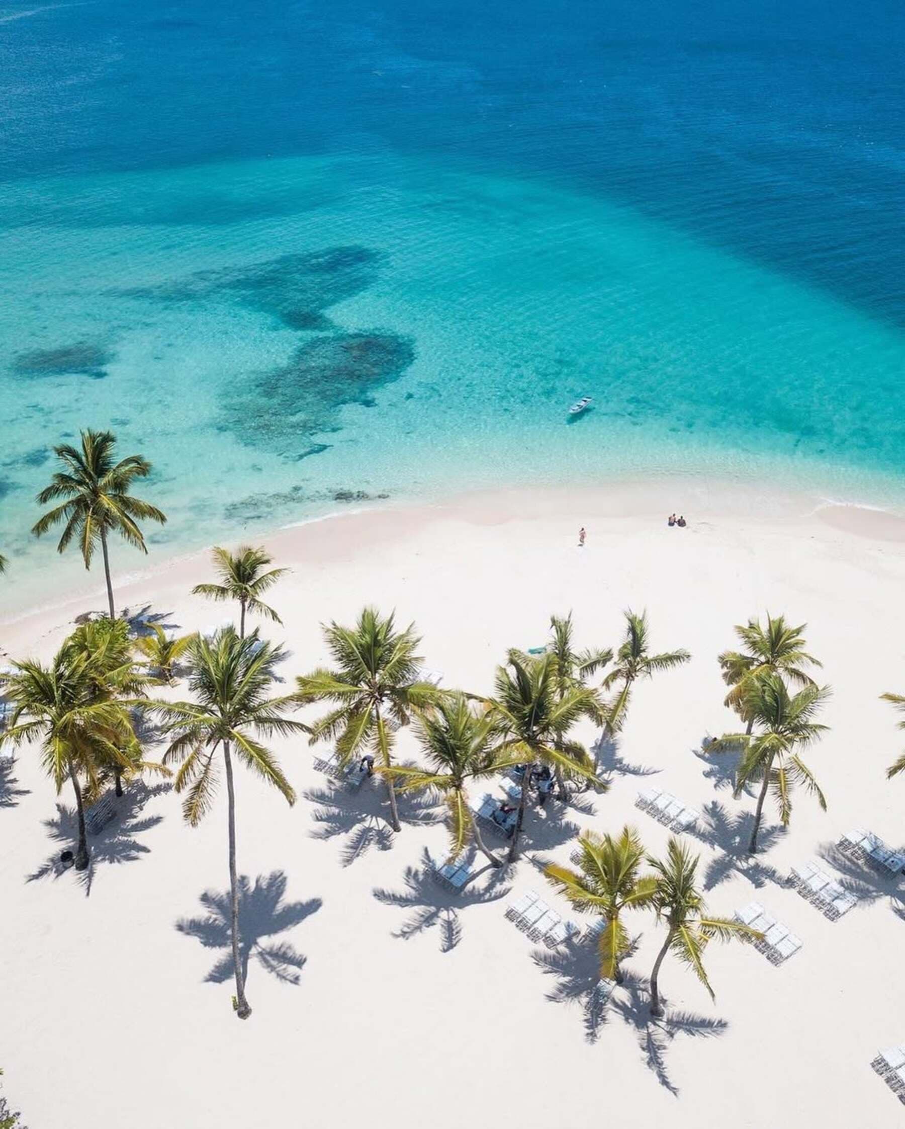 Samaná VIP Tour: Los Haitises National Park + Cayo Levantado — Guided tour and outdoor activity