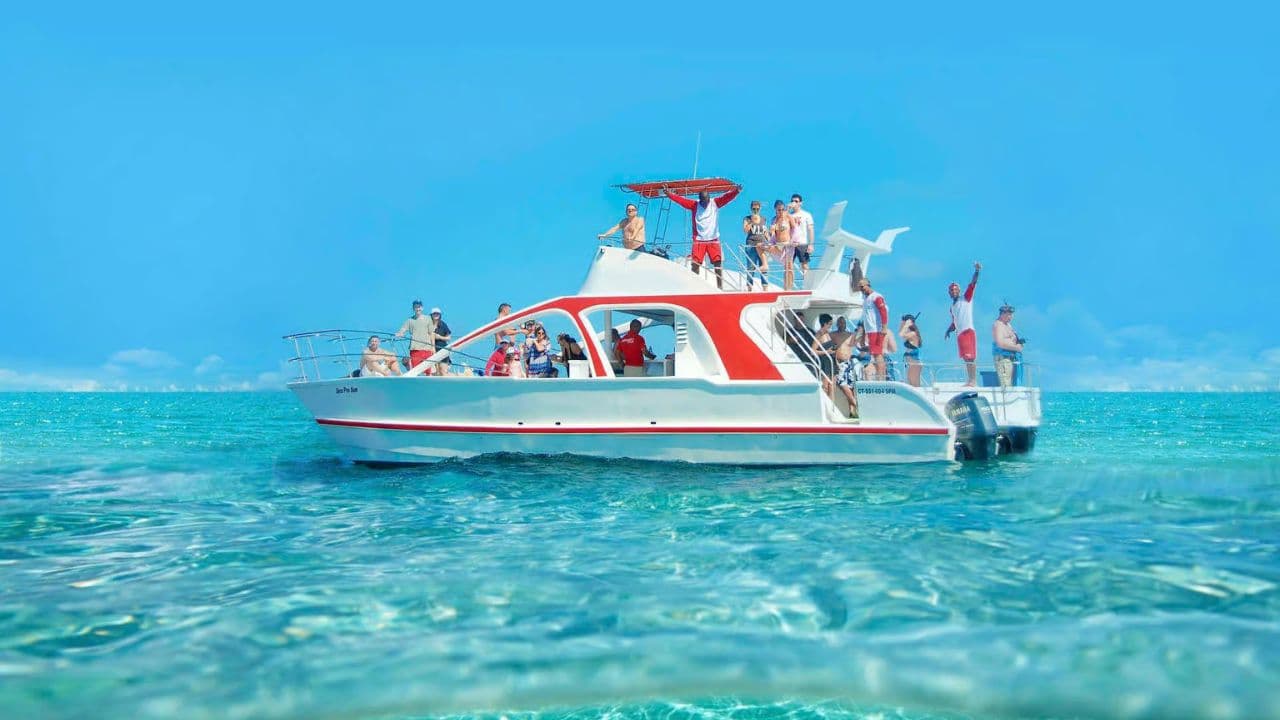 Party boat in Punta Cana with Open Bar and Reef Snorkeling — Guided tour and outdoor activity