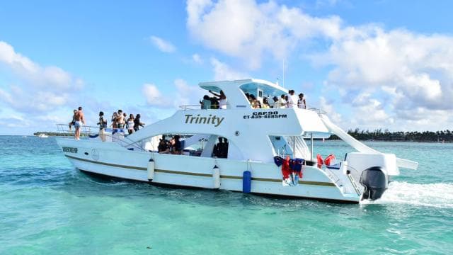 Punta Cana Catamaran Party– Snorkeling, Open Bar & Music — Guided tour and outdoor activity